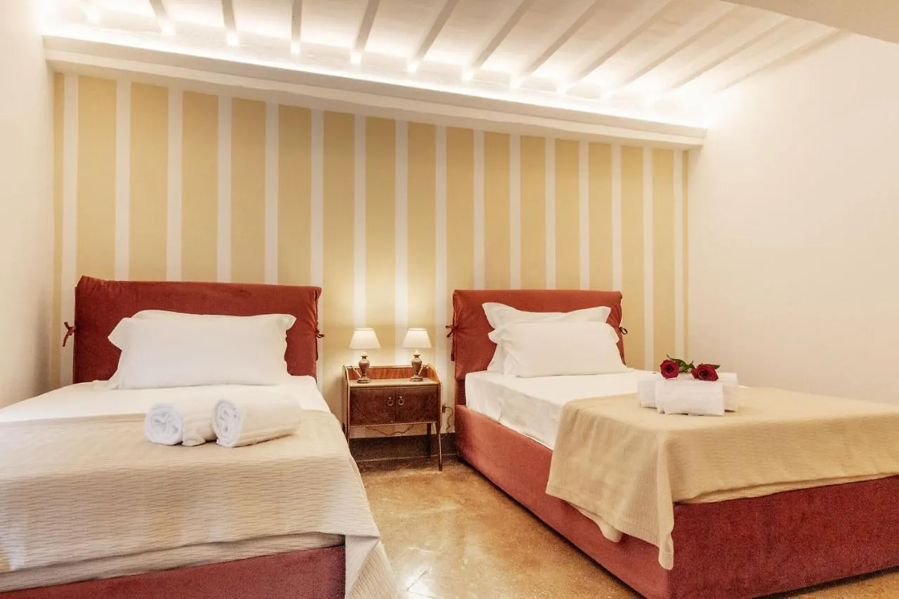 Palazzo Chigi Zondadari Apartment Siena