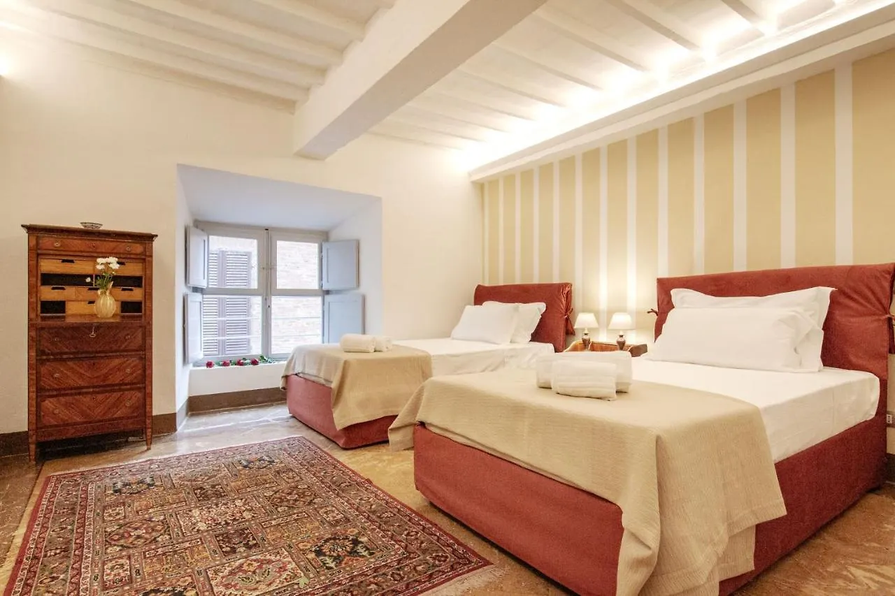 Palazzo Chigi Zondadari Apartment Siena
